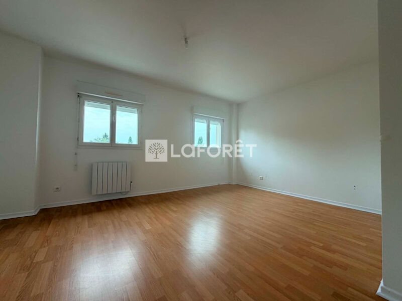 Appartement à louer, 103m², Attigny