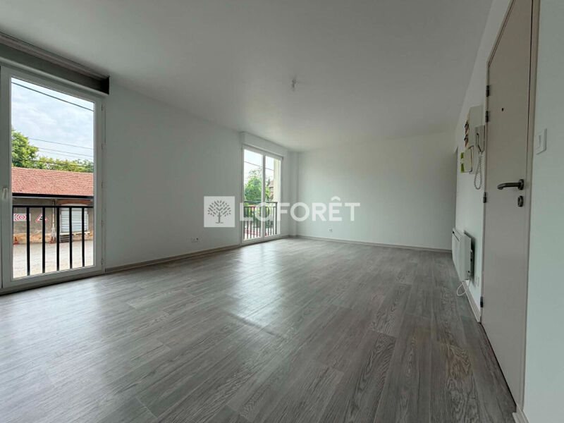 Appartement à louer, 100m², Attigny