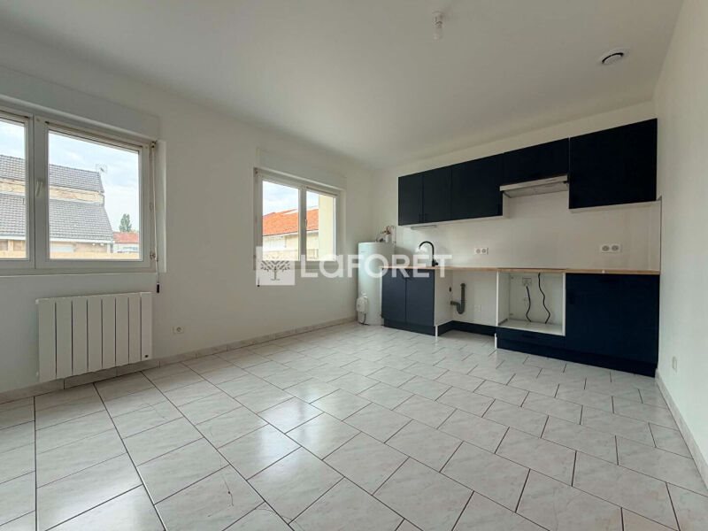 Appartement à louer, 93m², Attigny