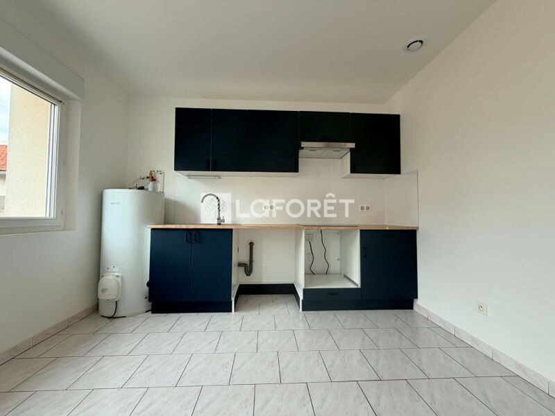 Appartement à louer, 93m², Attigny