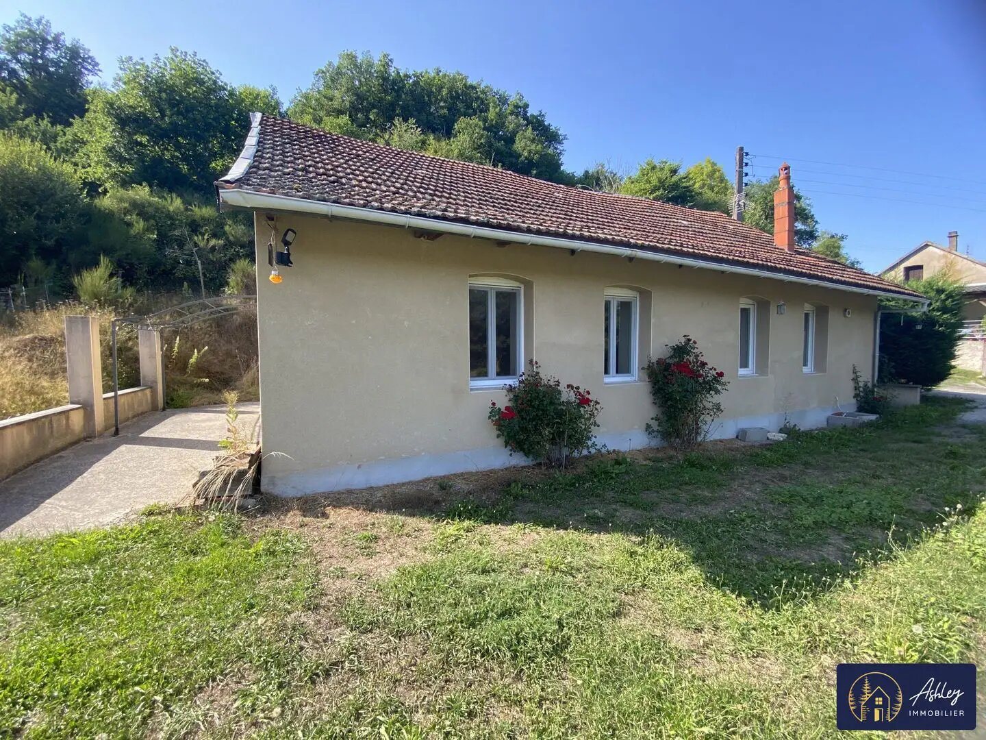 Maison à louer, 70m², Ydes