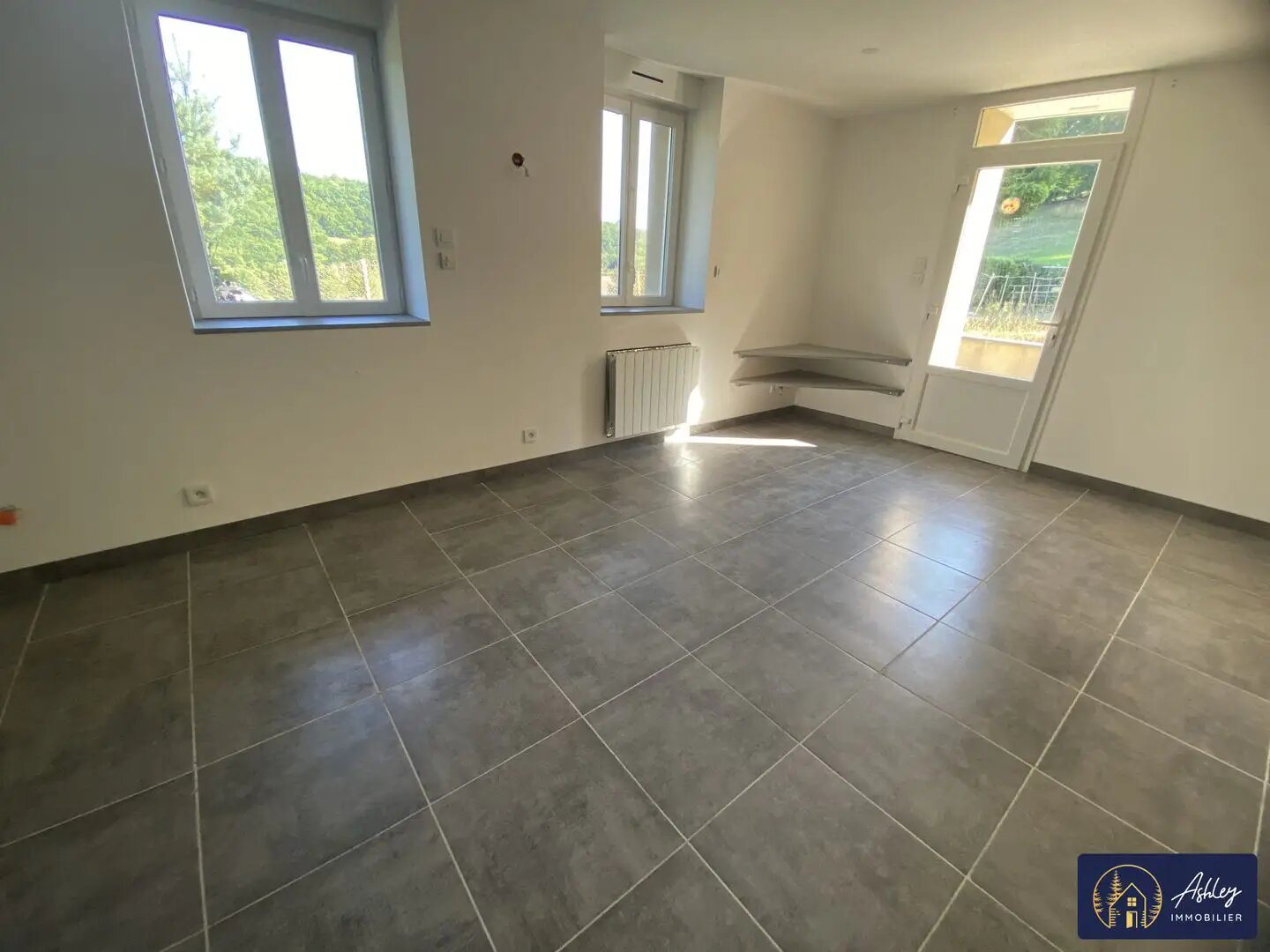Maison à louer, 70m², Ydes