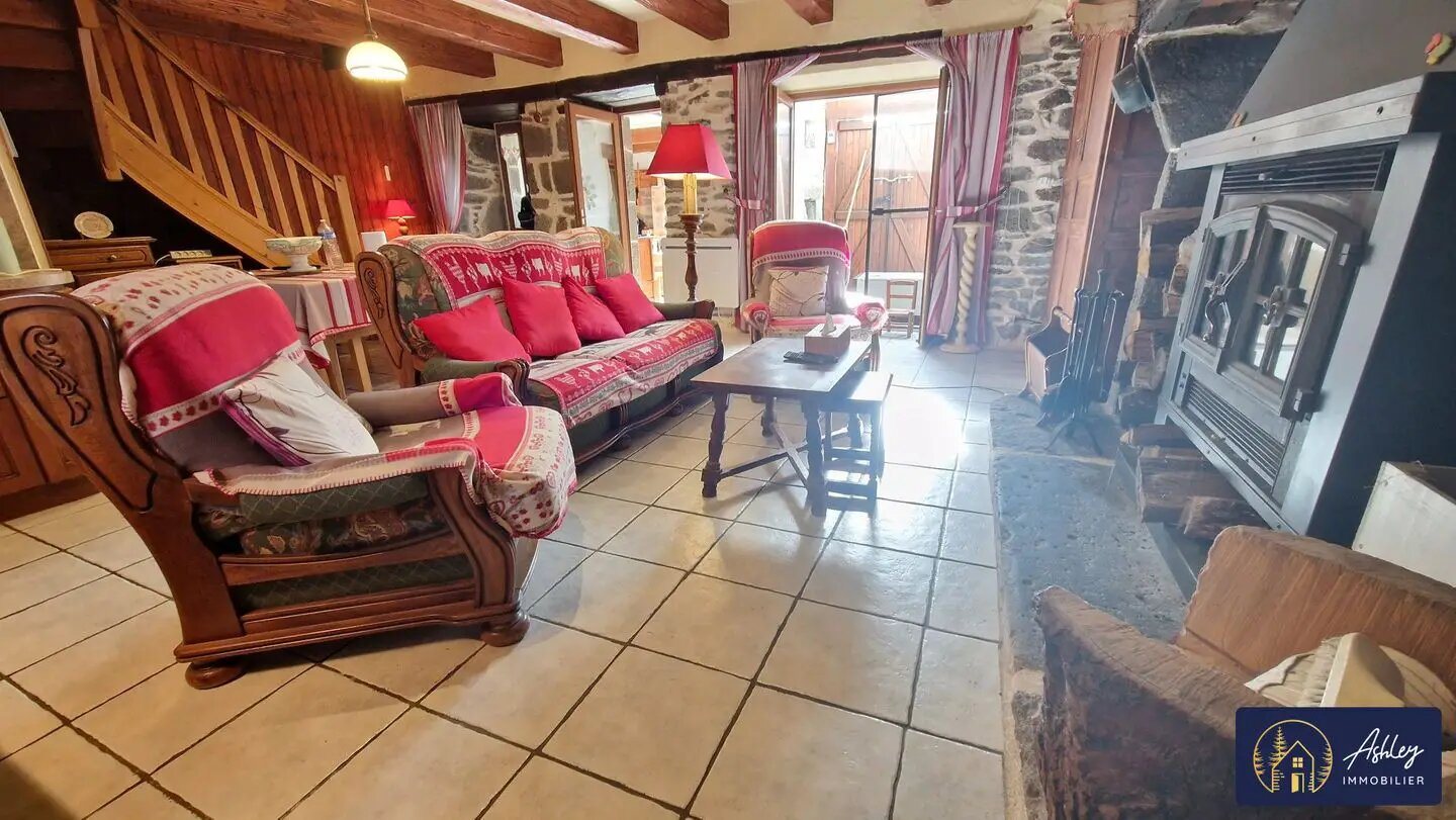 Maison à vendre, 84m², Saint-Etienne-de-Chomeil