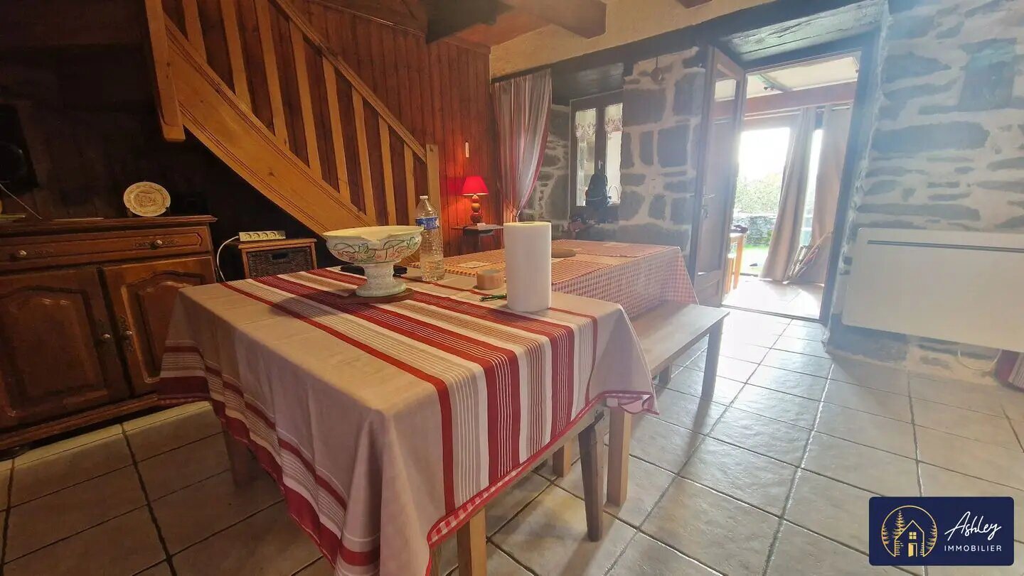 Maison à vendre, 84m², Saint-Etienne-de-Chomeil