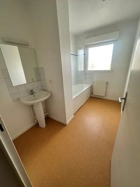 Maison à louer, 87m², Saintes