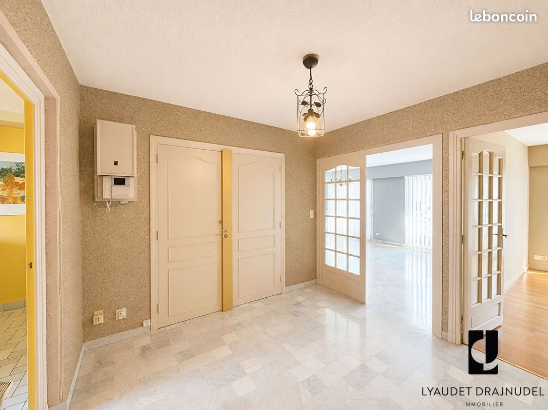 Appartement à vendre, 117m², Roanne