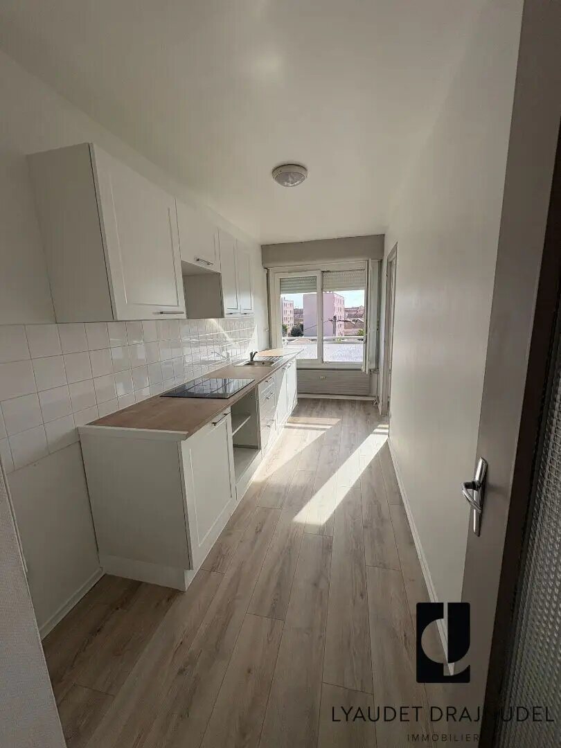 Appartement à louer, 49m², Riorges