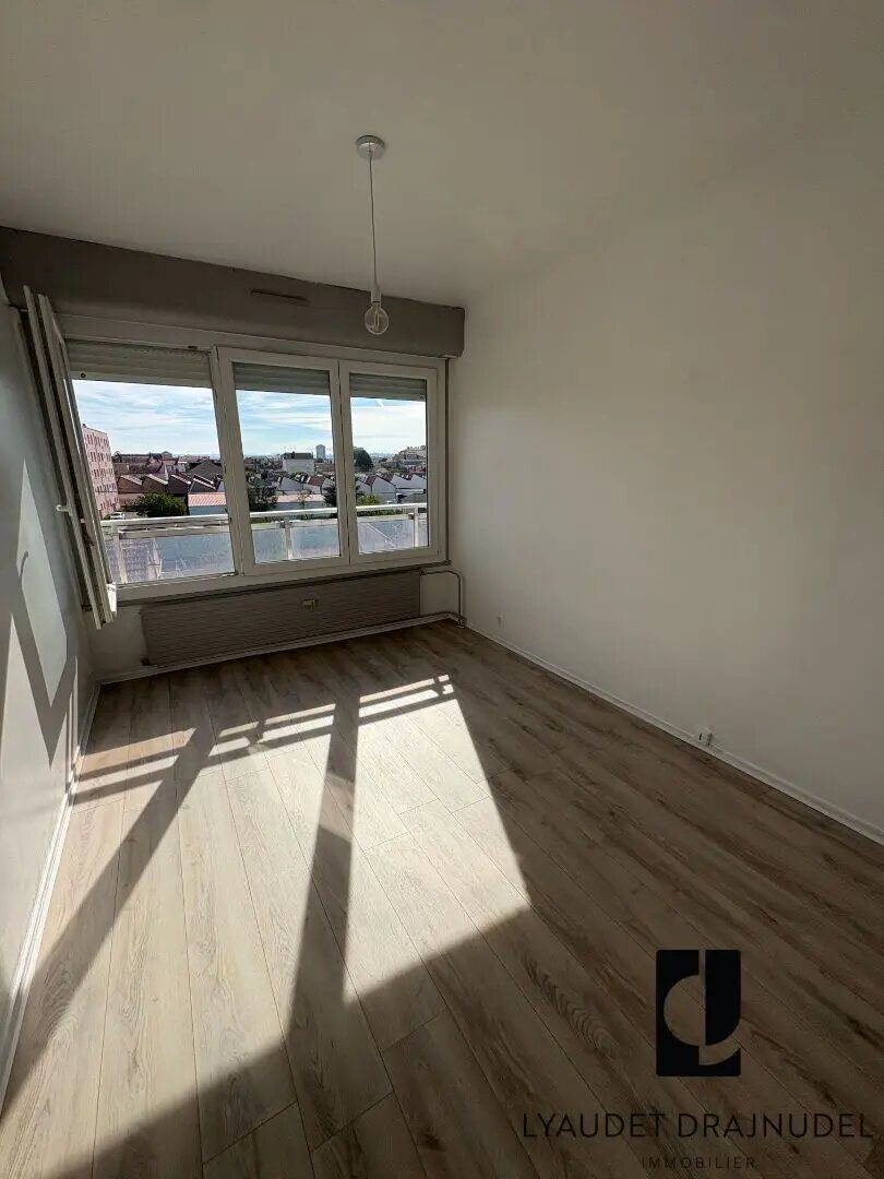 Appartement à louer, 49m², Riorges