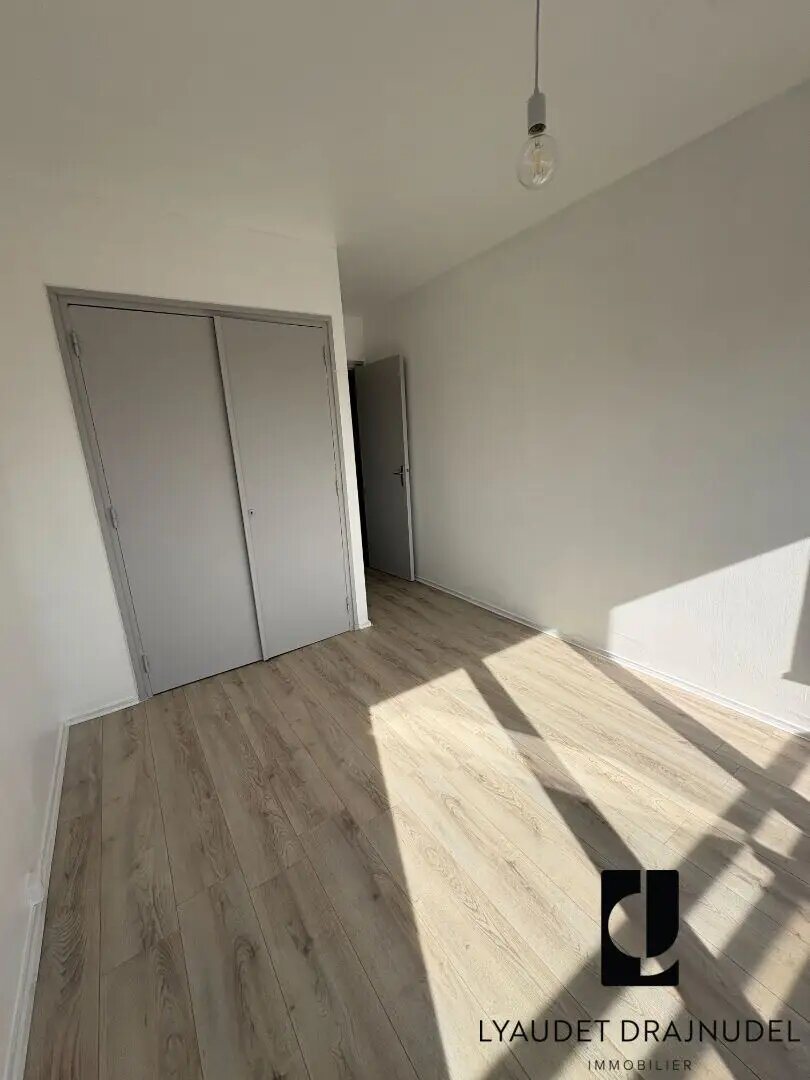 Appartement à louer, 49m², Riorges