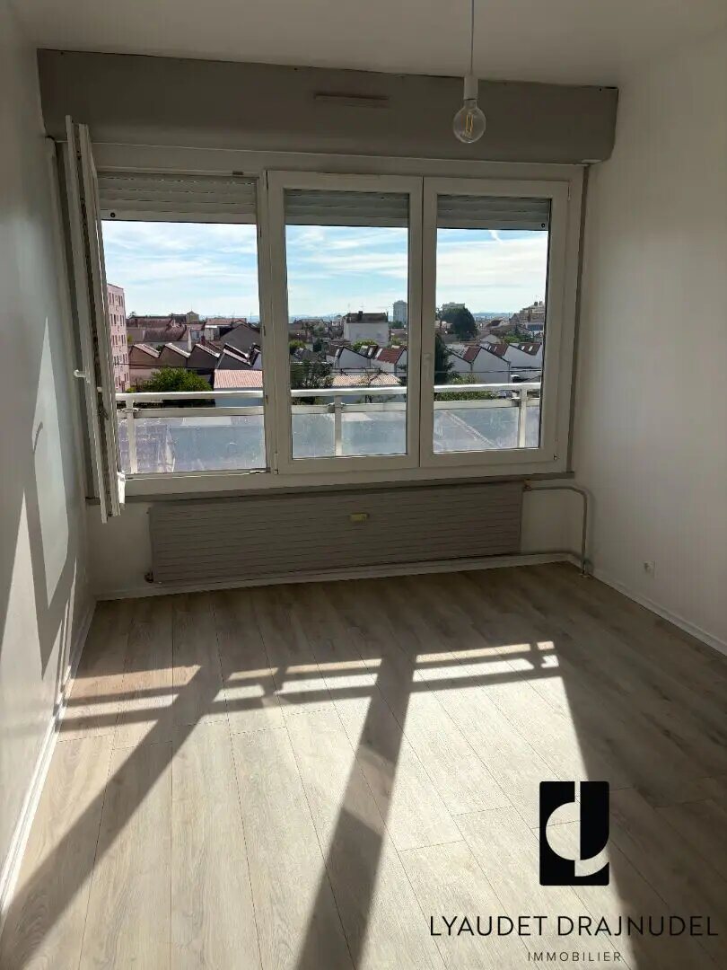 Appartement à louer, 49m², Riorges