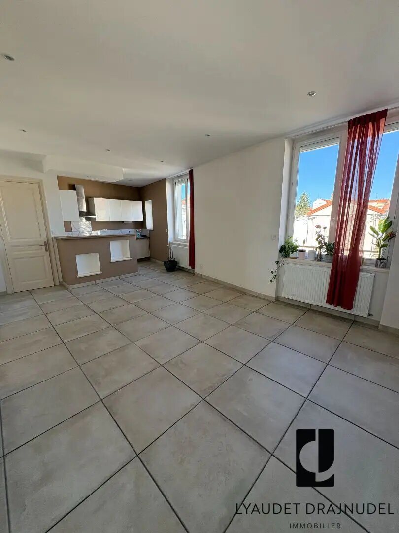 Appartement à louer, 79m², Roanne