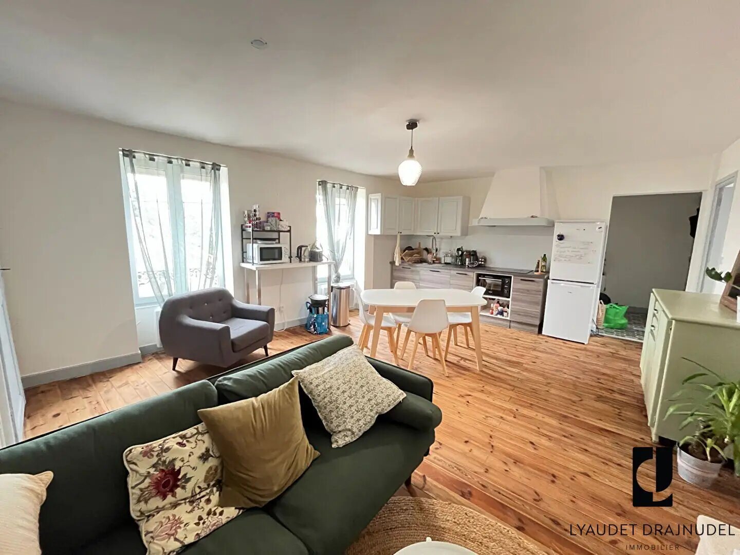 Appartement à louer, 54m², Renaison