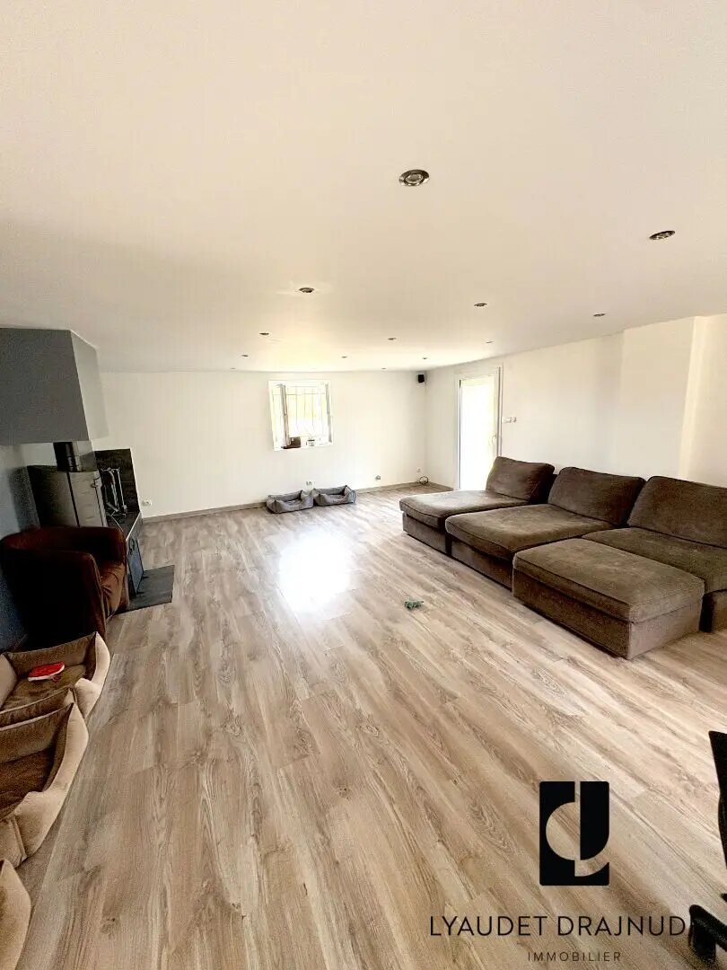 Maison à louer, 143m², Mably