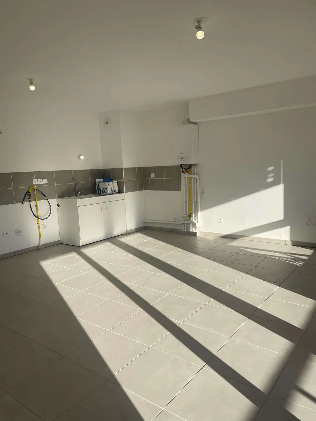 Appartement à louer, 74m², Lambesc
