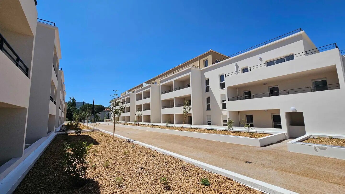 Appartement à louer, 64m², Trets