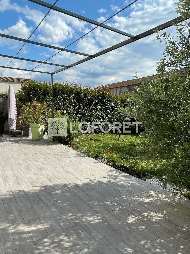 Maison à louer, 81m², Mallemort