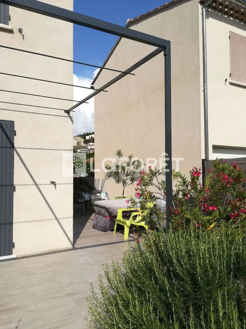 Maison à louer, 81m², Mallemort