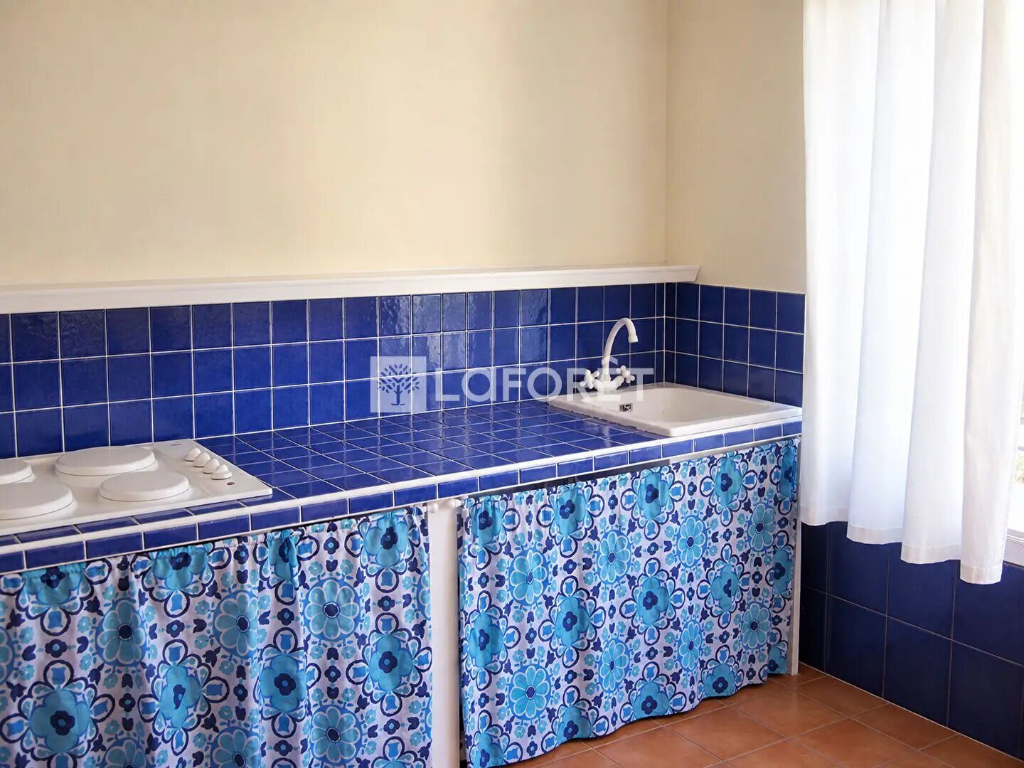 Maison à louer, 45m², Charleval