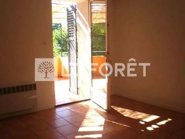 Maison à louer, 45m², Charleval