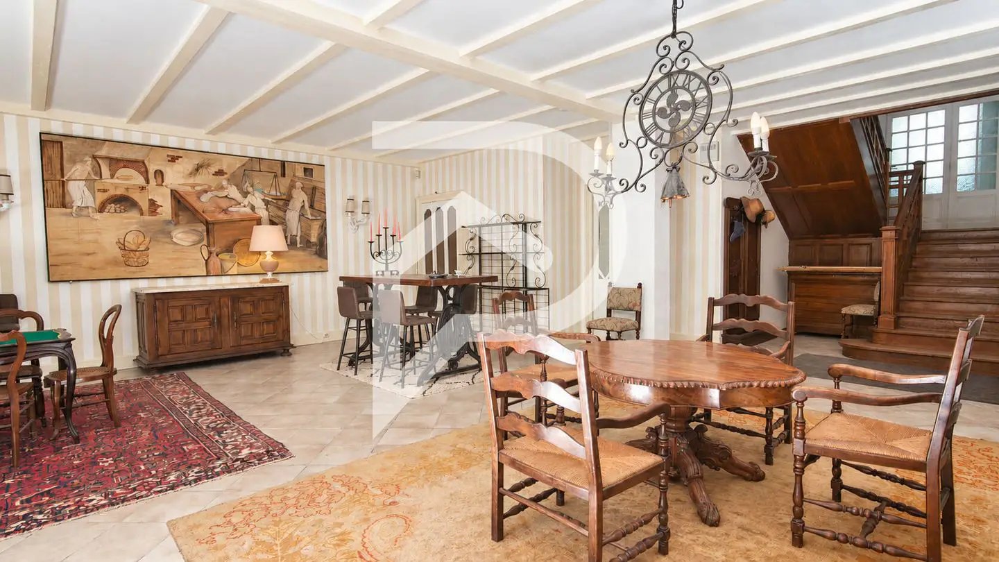 Maison à vendre, 725m², Labastide-Rouairoux