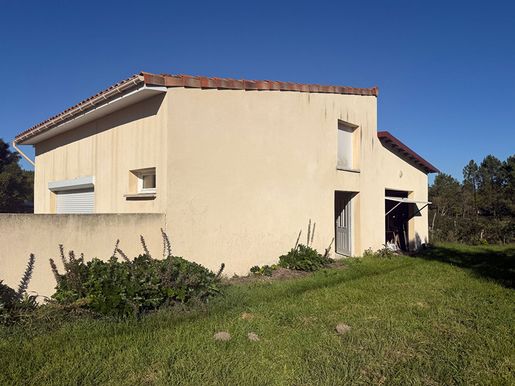 Maison 2 pièces 118 m² · à Eyrans · 118 m² · 97 000 €