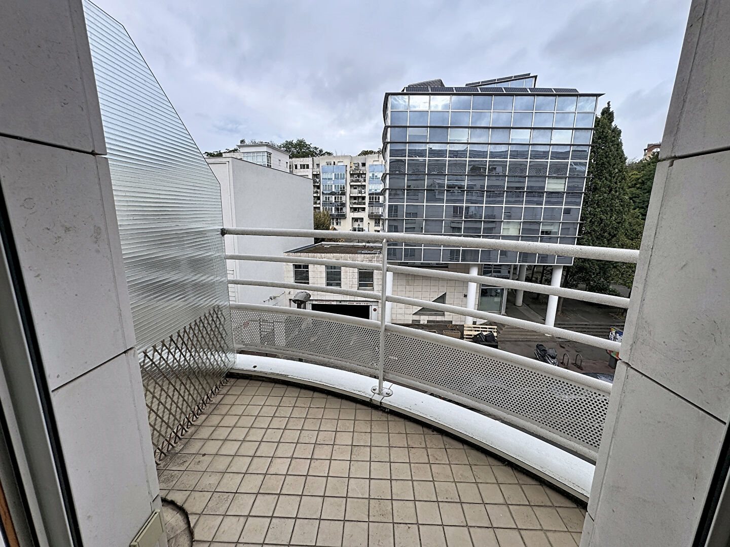 Appartement à louer, 28m², Suresnes