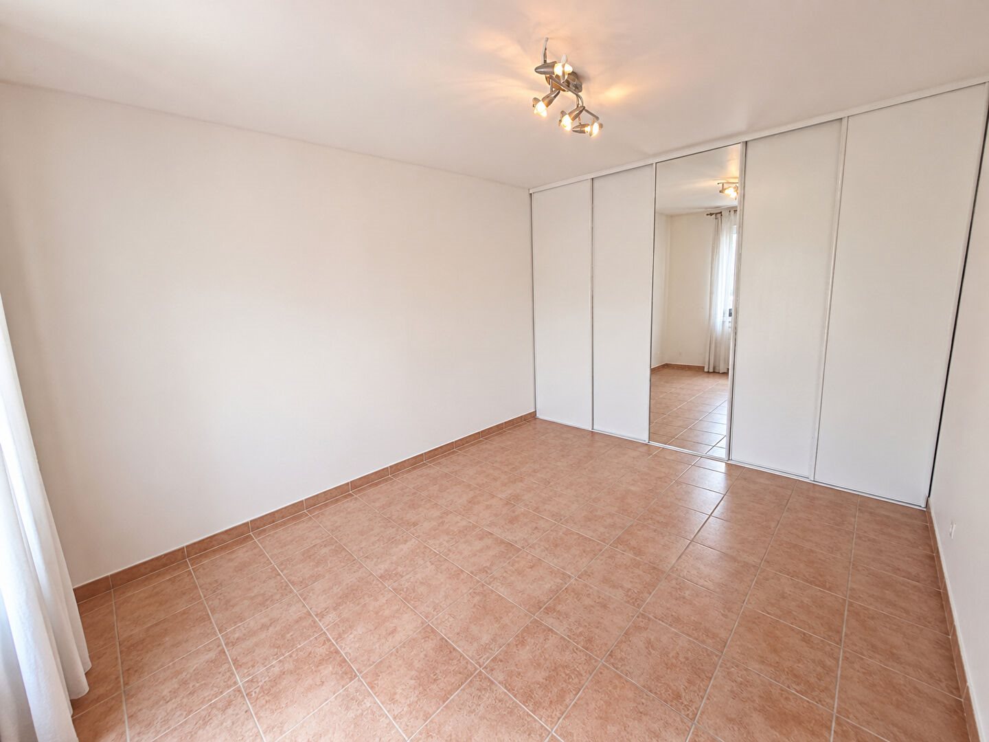 Appartement à louer, 84m², Lucciana
