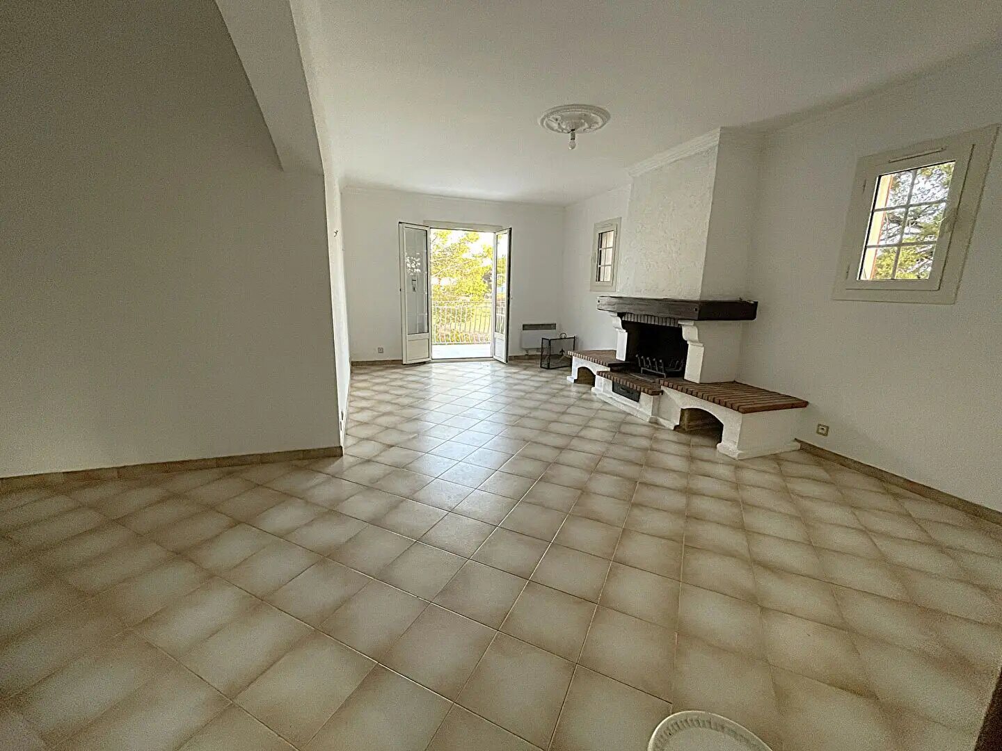 Appartement à louer, 135m², Borgo
