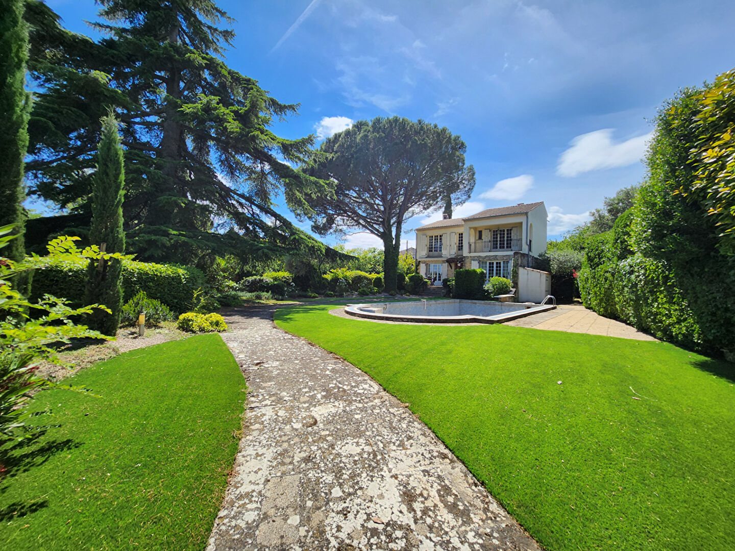 Maison à vendre, 170m², Saint-Saturnin-lès-Avignon