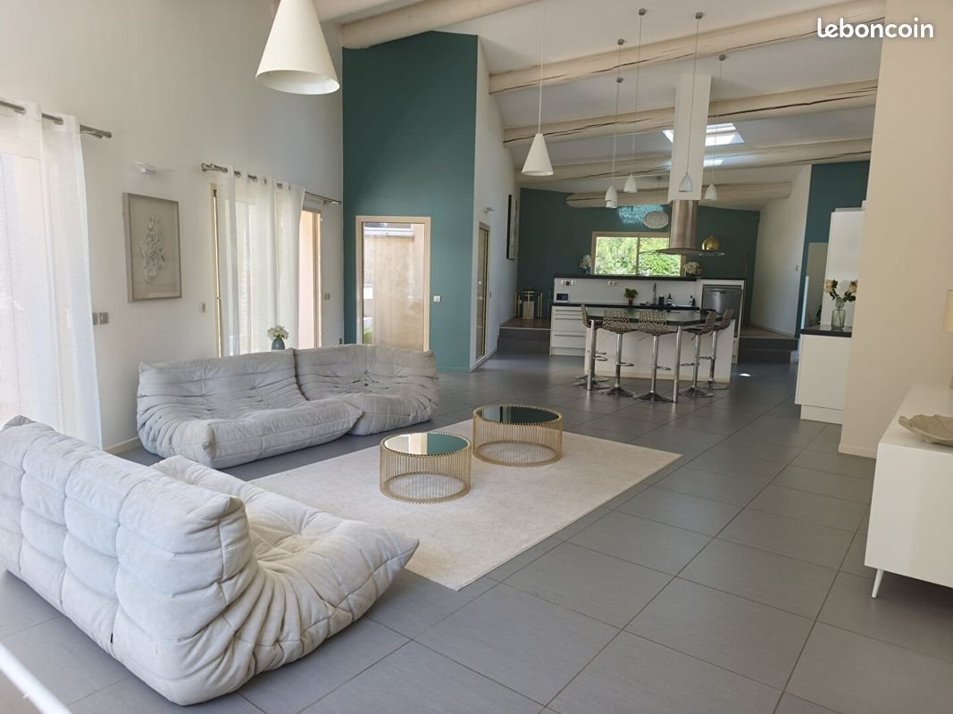 Maison à vendre, 327m², Saint-Saturnin-lès-Avignon