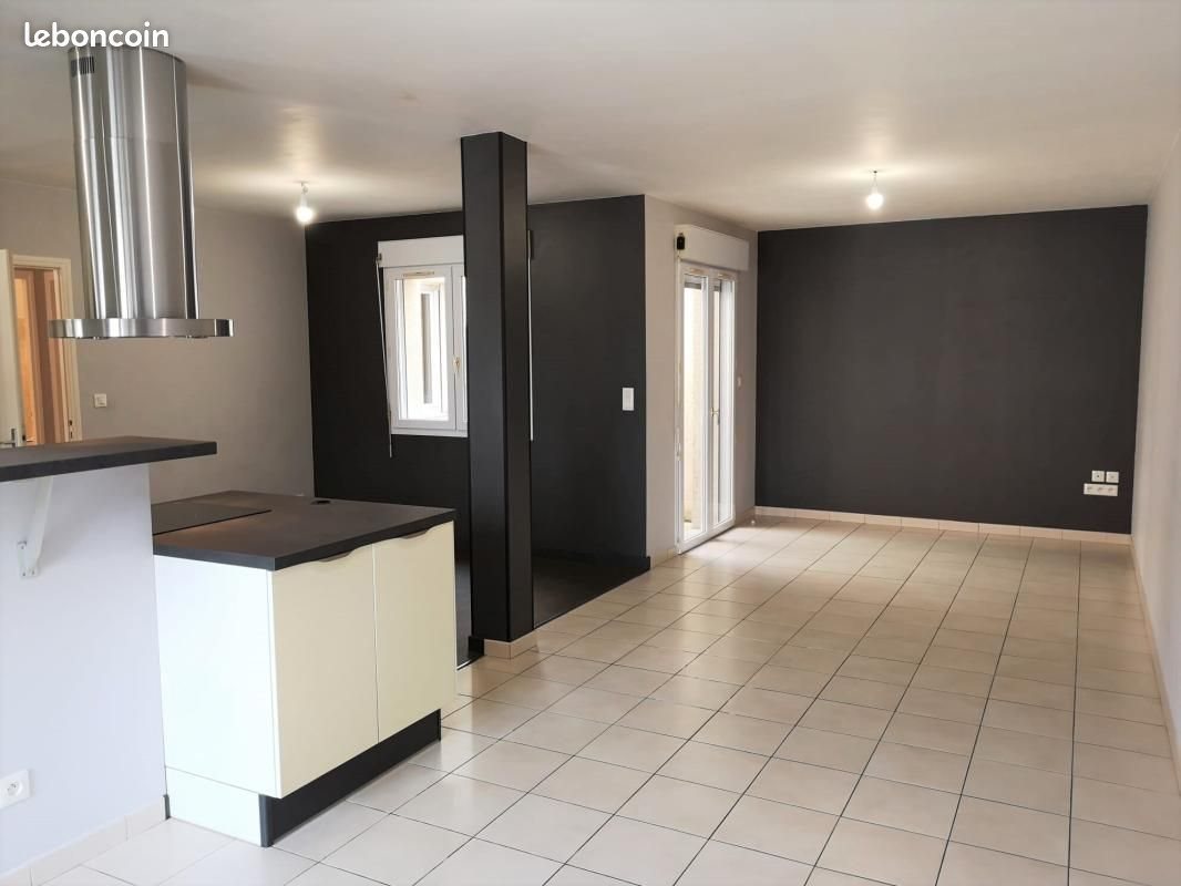 Appartement à louer, 70m², Bruguières
