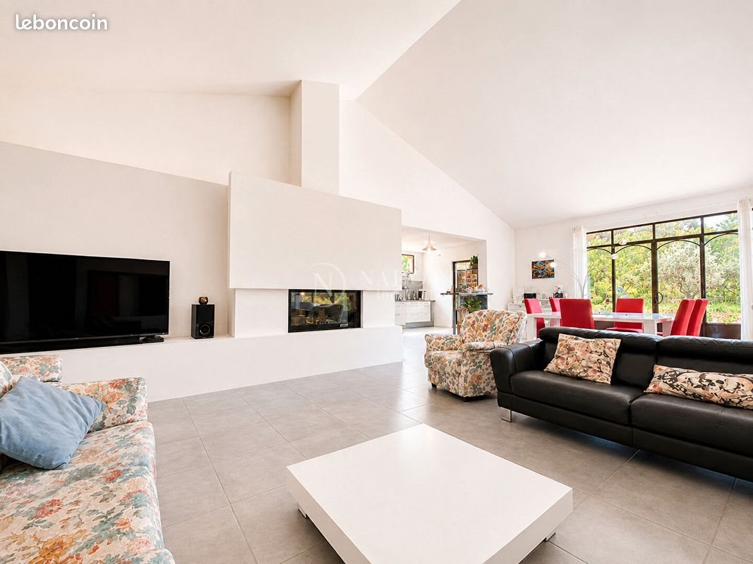 Maison à vendre, 187m², Oppède