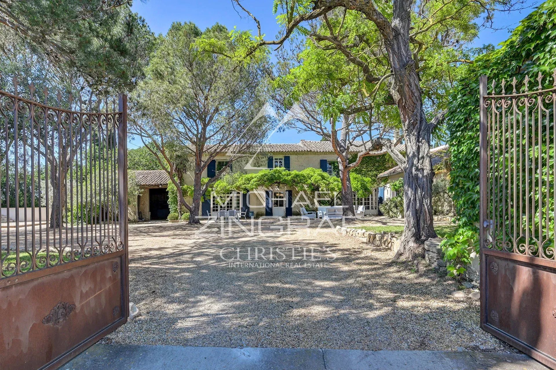 Maison à vendre, 380m², Alleins