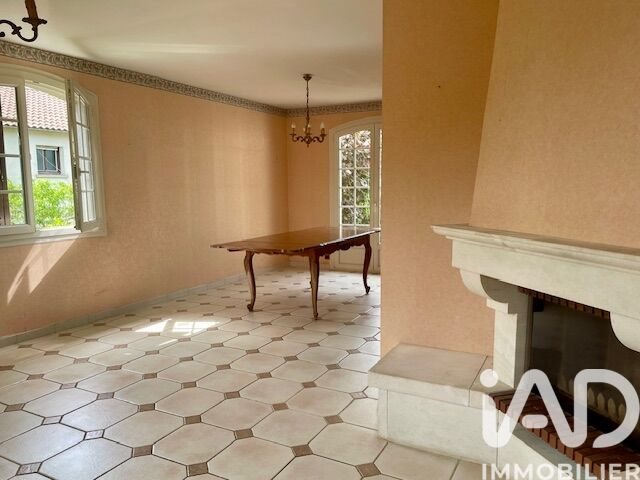 Maison à vendre, 141m², Gençay