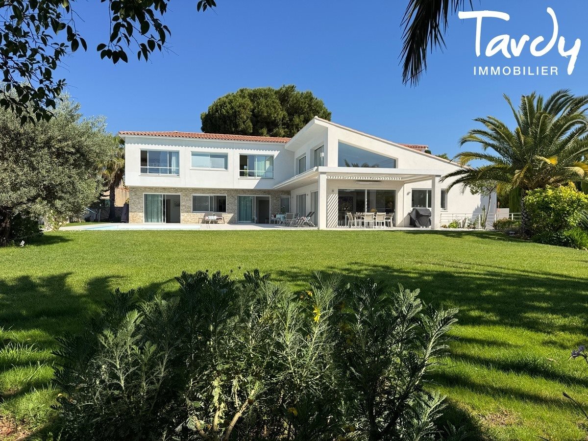 Maison à vendre, 370m², Saint-Cyr-sur-Mer