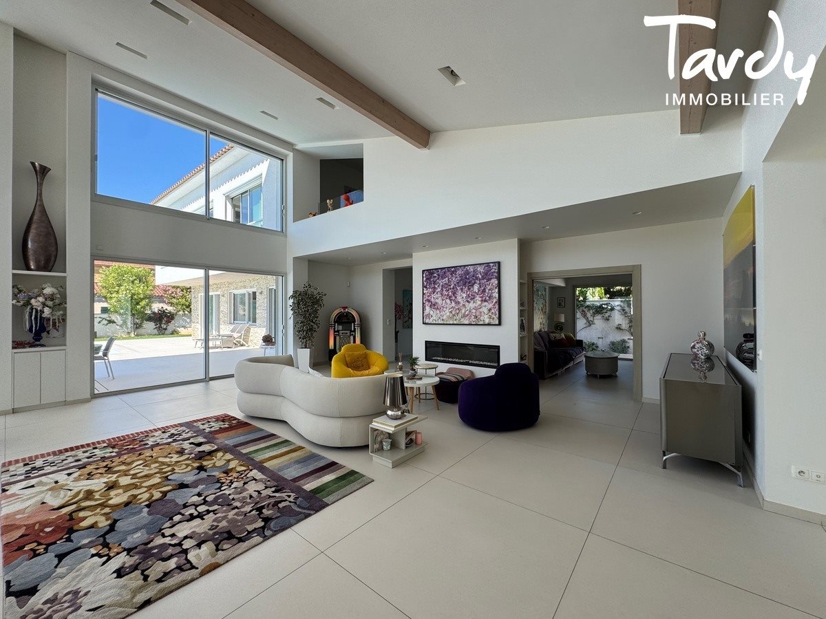 Maison à vendre, 370m², Saint-Cyr-sur-Mer