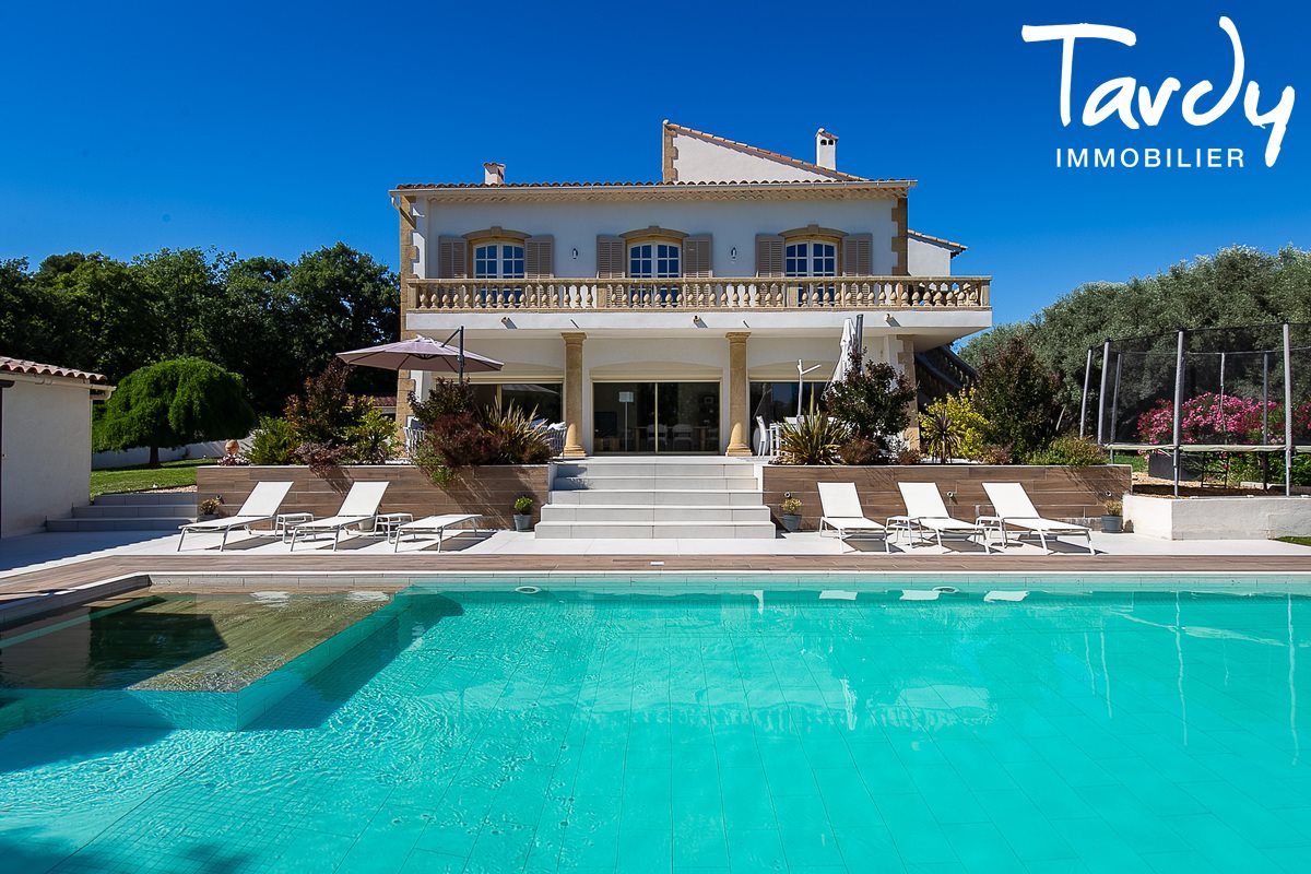 Maison à vendre, 385m², Aubagne