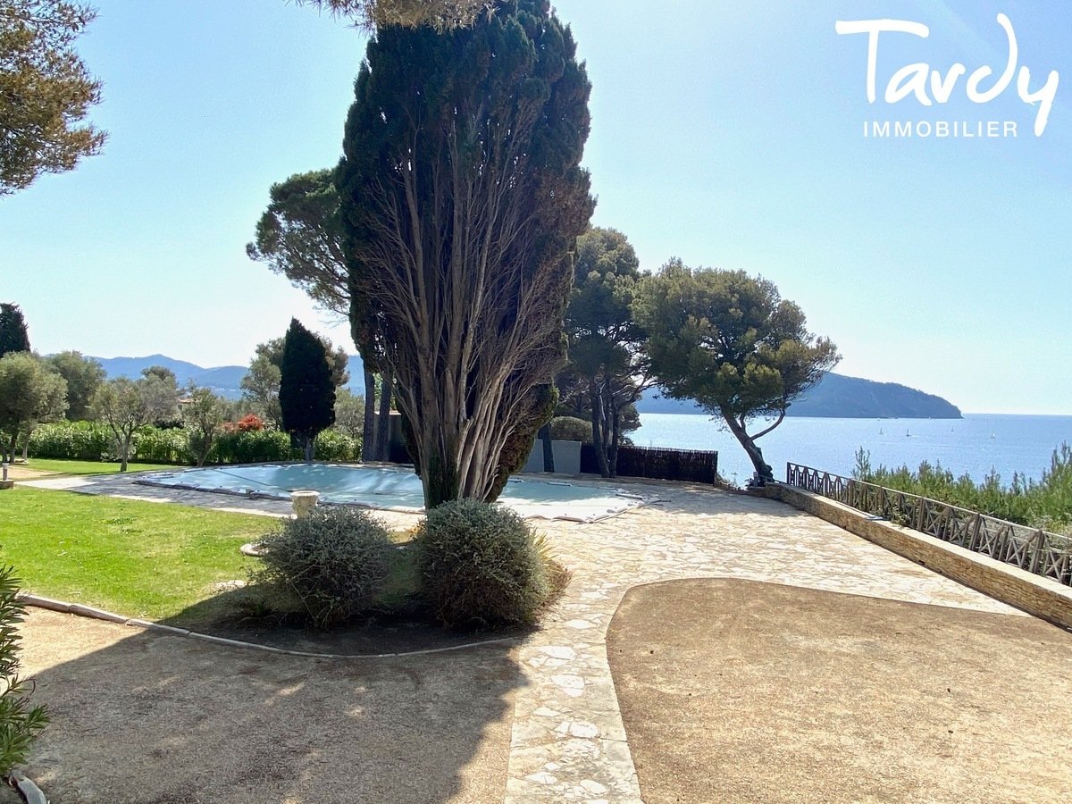 Maison à vendre, 400m², Saint-Cyr-sur-Mer