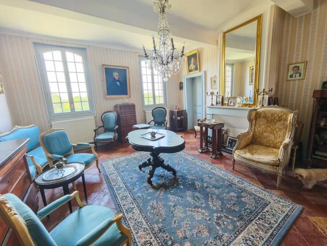 Maison à vendre, 305m², Saint-Etienne-de-Tulmont