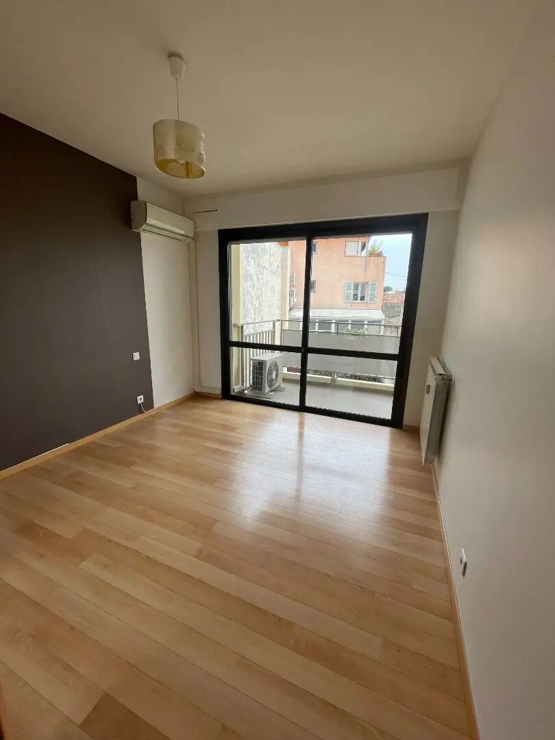 Appartement à louer, 60m², Vence