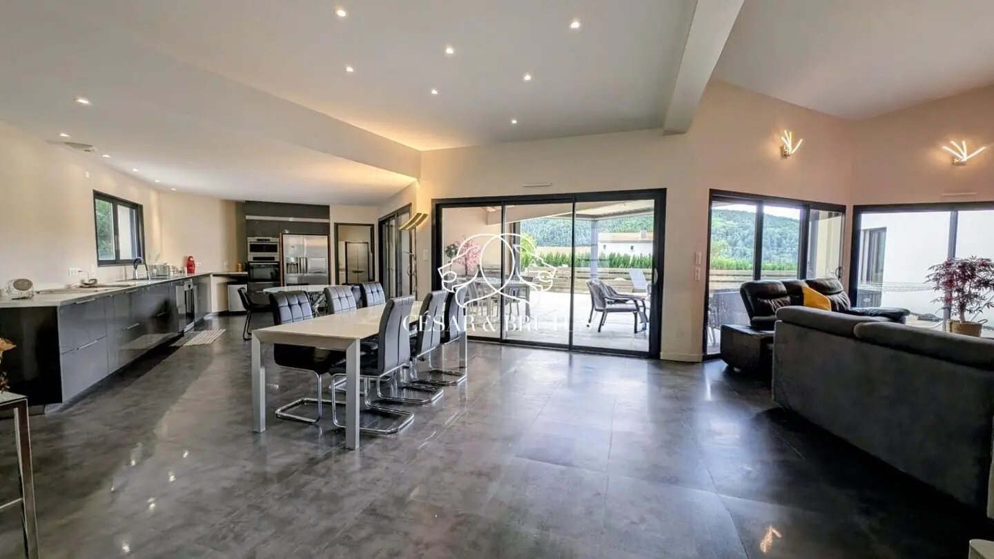 Maison à vendre, 183m², Coubon