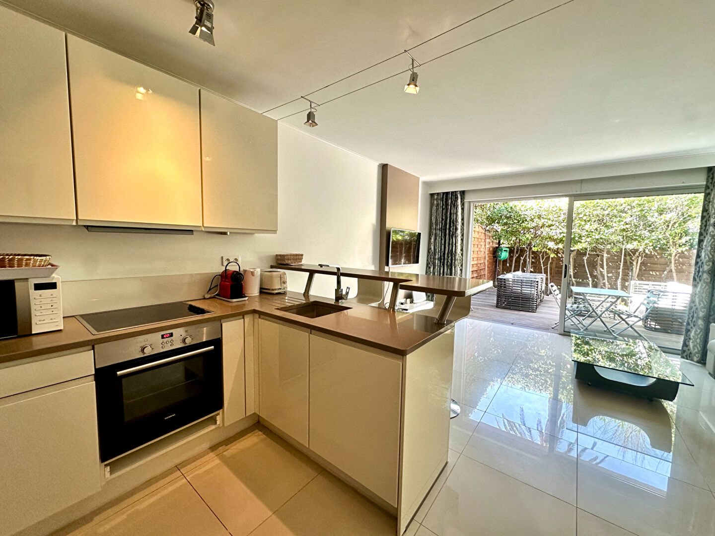 A guaranteed favorite: Studio with garden, 200 meters from Place des Lices - Ansicht 3