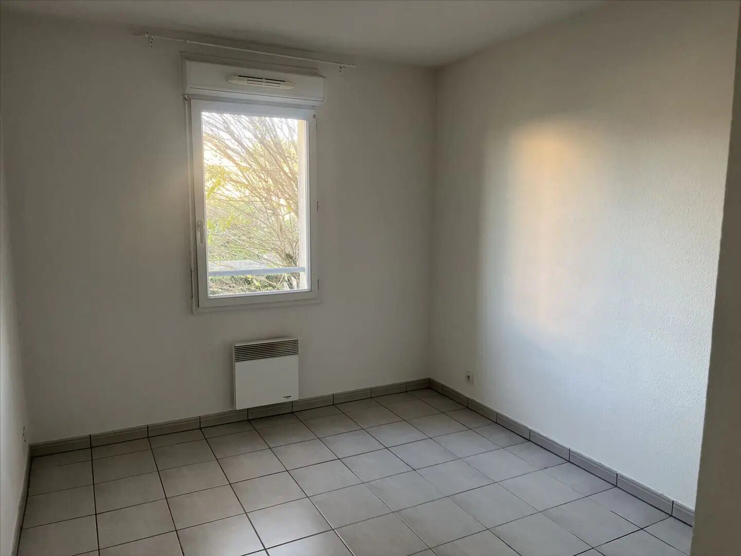 Appartement à louer, 2m², Saint-Quentin-de-Baron
