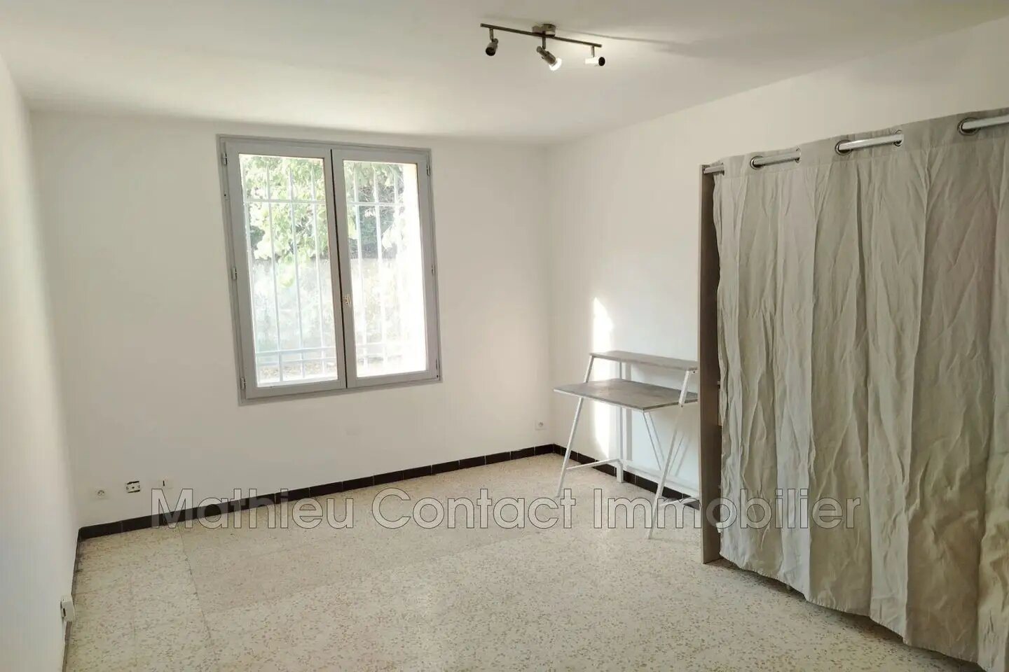 Appartement à louer, 24m², Nîmes