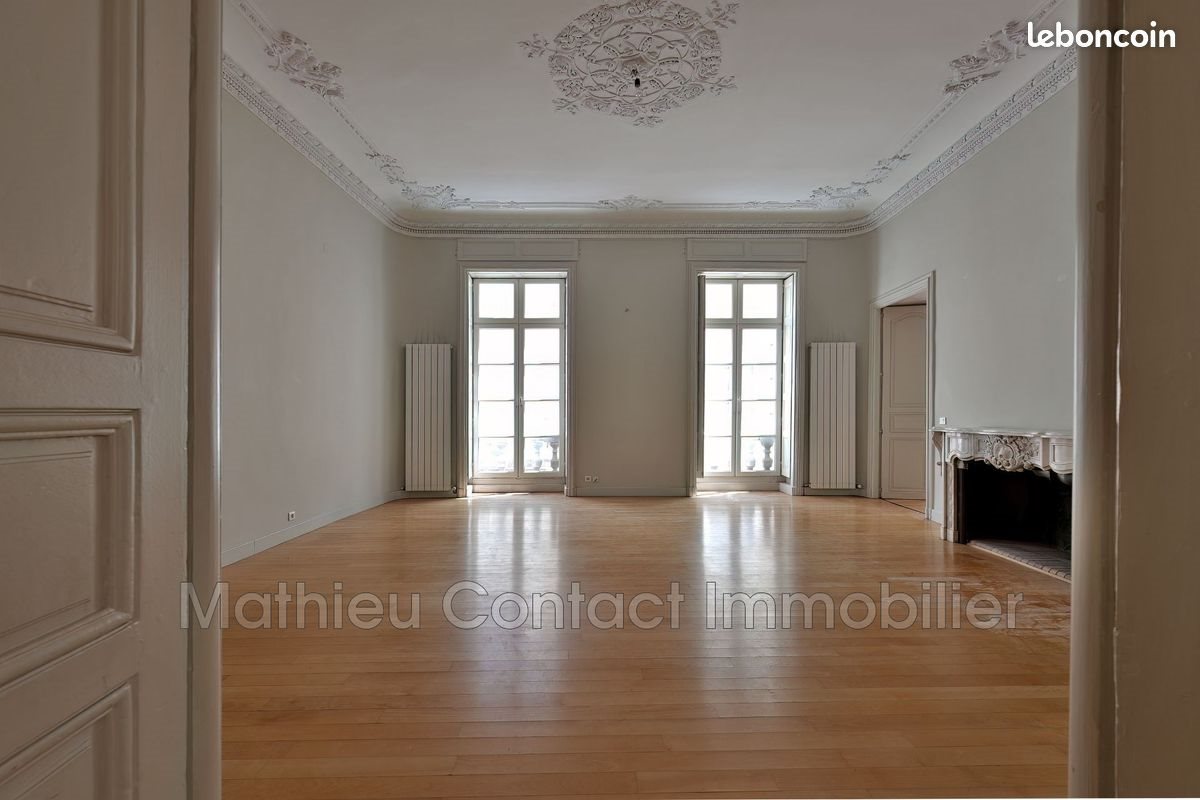 Appartement à louer, 186m², Nîmes