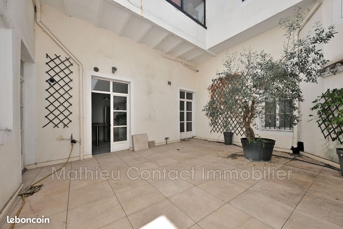 Appartement à louer, 186m², Nîmes