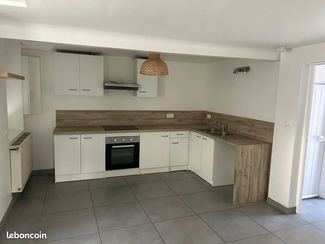 Maison à louer, 101m², Maresché