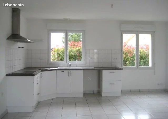 Maison à louer, 90m², Lhomme