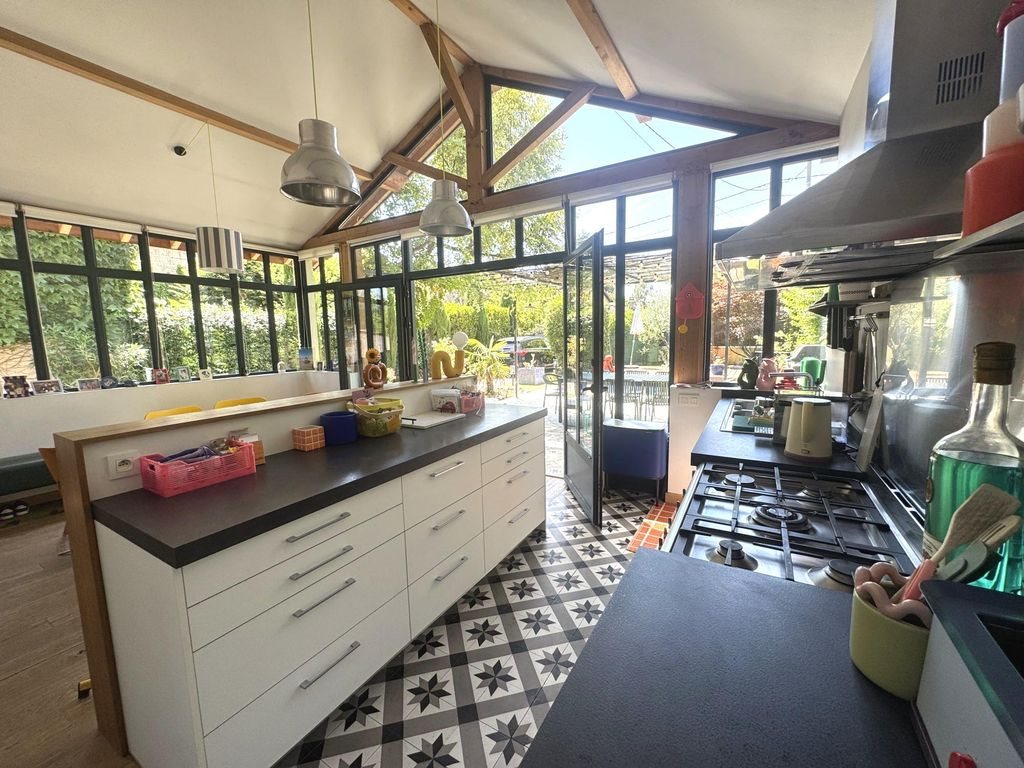 Maison à vendre, 165m², Fleurieu-sur-Saône