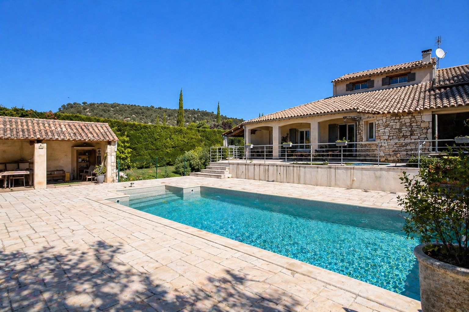 Maison à vendre, 270m², Saint-Restitut